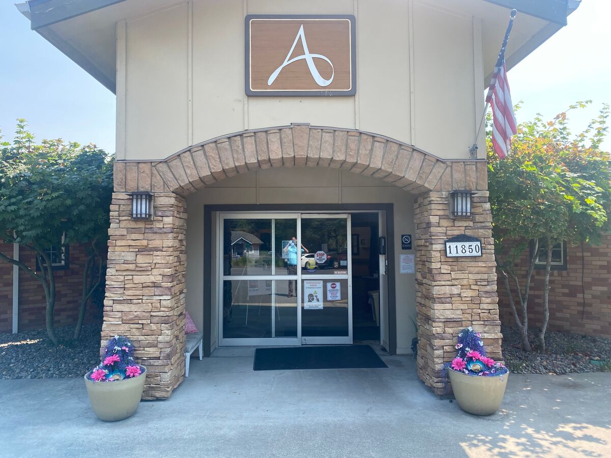 Avamere at Beaverton Rehab, Beaverton, OR facility image
