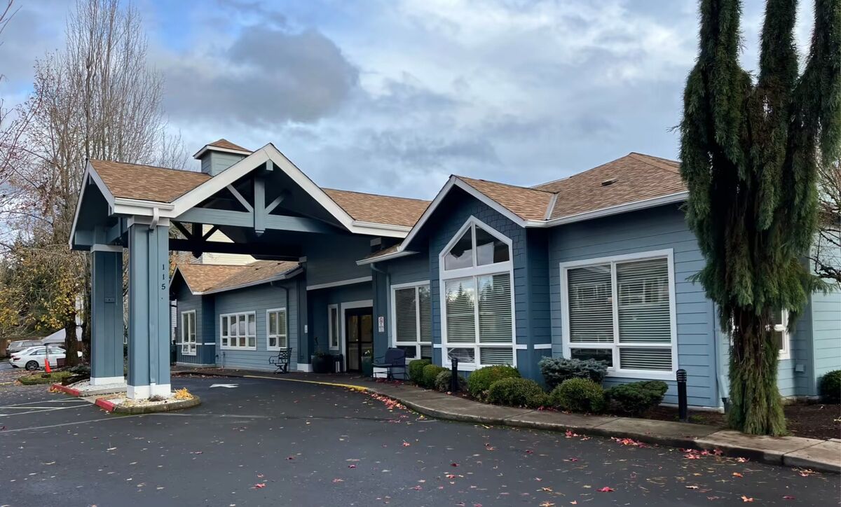 McLoughlin Place Senior Living, Oregon City, OR Facility Image